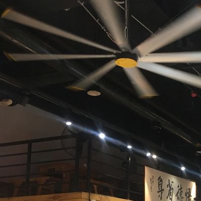 قیمت خوب 380V/220V ولتاژ 2.4m 8FT PMSM موتور HVLS فن تهویه هوا برای خنک کننده هوا رستوران آنلاین